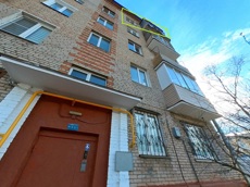 Квартира.Фасад здания с выделенными окнами реализуемого объекта.город Москва, Ботаническая улица, дом 16 - Этаж _ 5 80.jpg