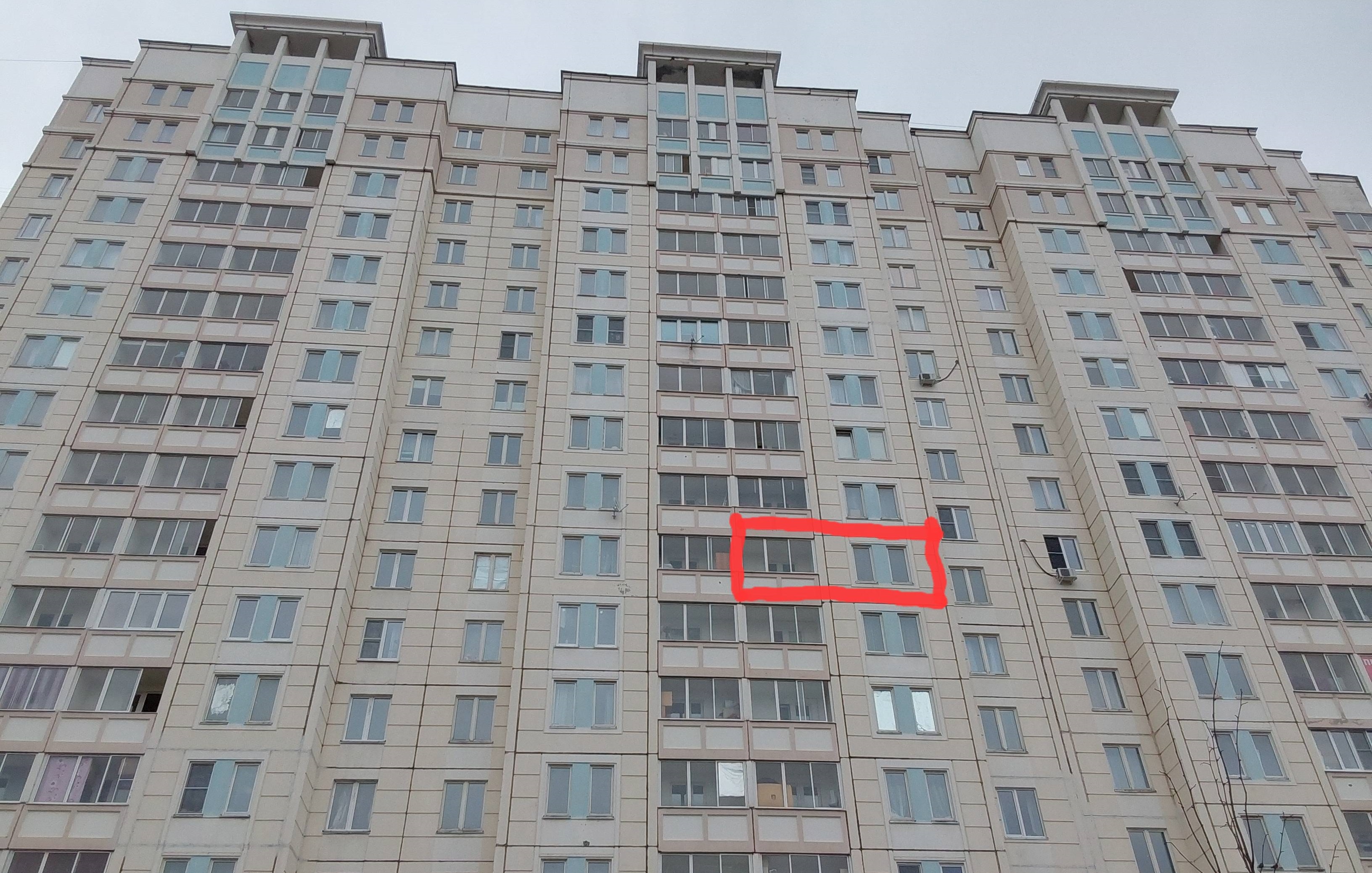 Квартира.Фасад здания с выделенными окнами реализуемого объекта.Московская область, г. Подольск, ул. 43 Армии, д. 23 - Этаж _9, кв. 433.jpg