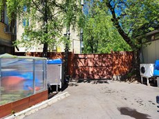 Нежилое помещение.Фасад здания с выделенными окнами реализуемого объекта.Российская Федерация, город Москва, внутригородская территория муниципальный округ Марфино, Большая Марфинская улица, дом 4 - подвал _ 0.jpg