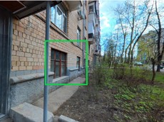 Квартира.Фасад здания с выделенными окнами реализуемого объекта.Российская Федерация, город Москва, внутригородская территория муниципальный округ Алексеевский, улица Павла Корчагина, дом 10 - цокольный этаж _ 0 квартира _ 129.jpg