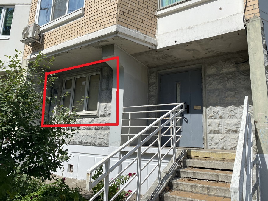 Нежилое помещение.Фасад здания с выделенными окнами реализуемого объекта.город Москва, Беломорская улица, дом 20, корпус 3 - не указано не указано.JPG