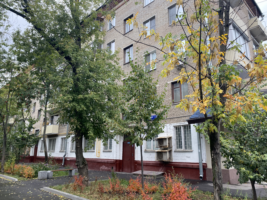 ГП16879875.Нежилое помещение.Общий фасад здания.JPG