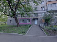 Квартира.Фасад здания с выделенными окнами реализуемого объекта.г. Москва, ул. Большая Почтовая, д. 6 - Цокольный этаж _ 0.jpg