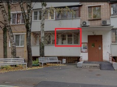 ГП16901012.Нежилое помещение.Фасад здания с выделенными окнами реализуемого объекта.jpg