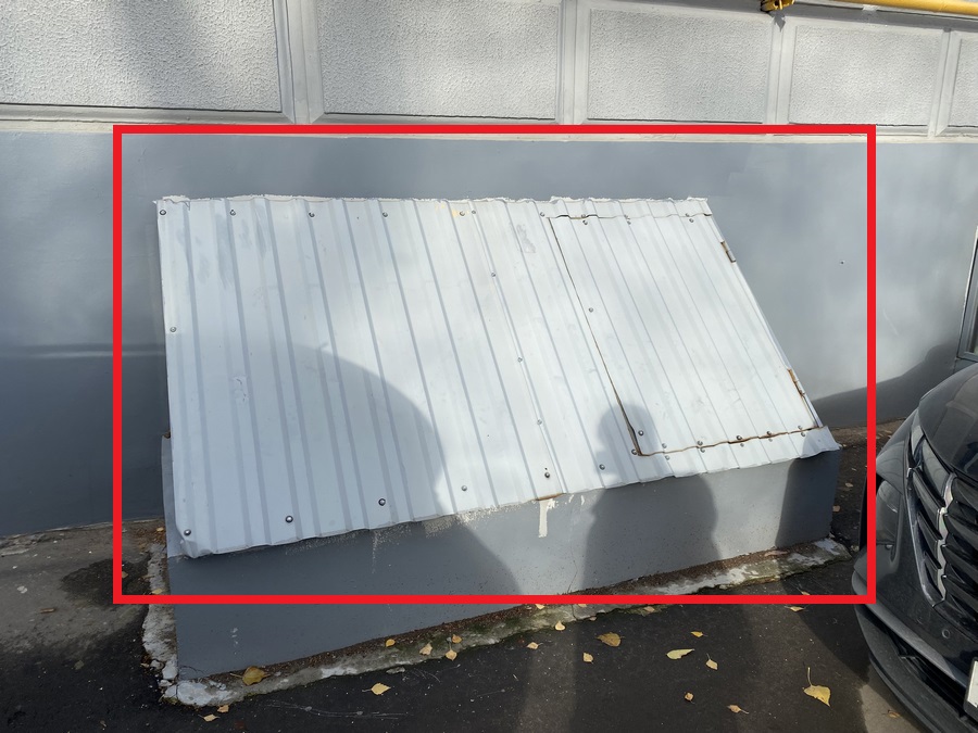 ГП16916359.Нежилое помещение.Фасад здания с выделенными окнами реализуемого объекта.JPG