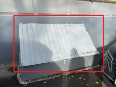 ГП16916359.Нежилое помещение.Фасад здания с выделенными окнами реализуемого объекта.JPG