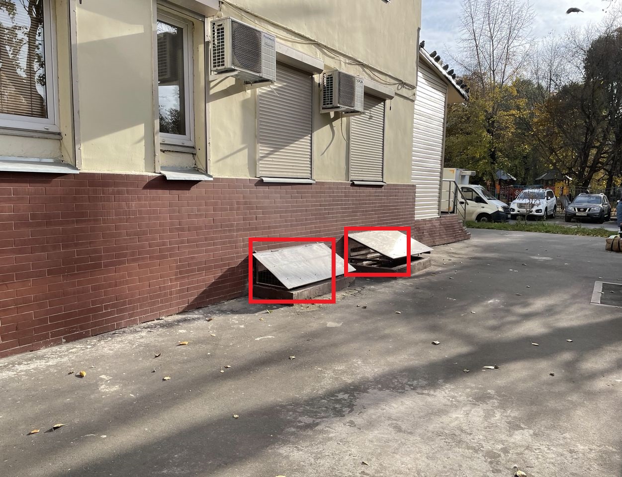 ГП16839123.Нежилое помещение.Фасад здания с выделенными окнами реализуемого объекта.jpg