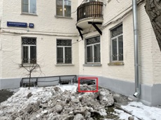 ГП16917751.Нежилое помещение.Фасад здания с выделенными окнами реализуемого объекта.jpg