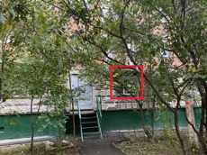 ГП16915272.Нежилое помещение.Фасад здания с выделенными окнами реализуемого объекта.JPG