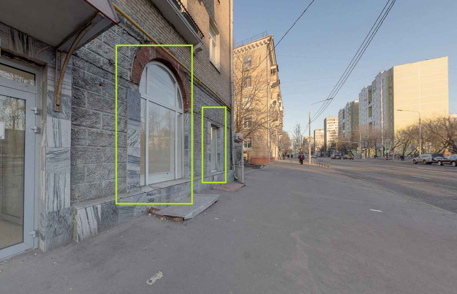 ГП16902057.Нежилое помещение.Фасад здания с выделенными окнами реализуемого объекта_3.jpg
