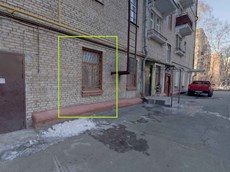 ГП16902057.Нежилое помещение.Фасад здания с выделенными окнами реализуемого объекта_7.jpg