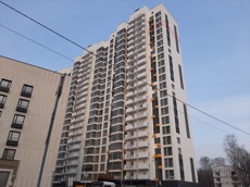 ГП16921263.Квартира.Фасад здания с выделенными окнами реализуемого объекта_2.jpg