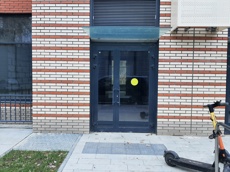 ГП16921865.Нежилое помещение.Фасад здания с выделенными окнами реализуемого объекта.jpg