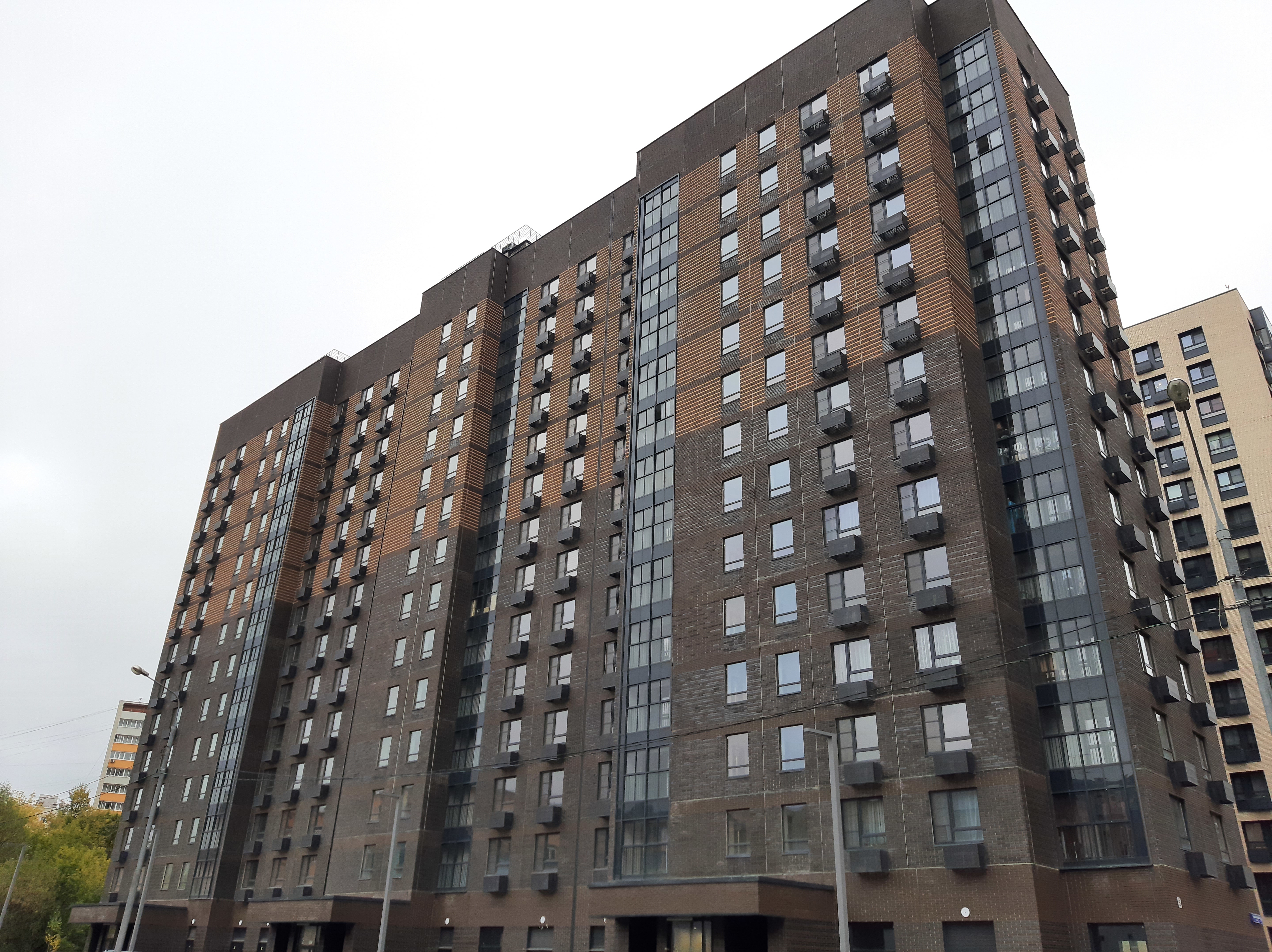 ГП16921870.Нежилое помещение.Общий фасад здания.jpg