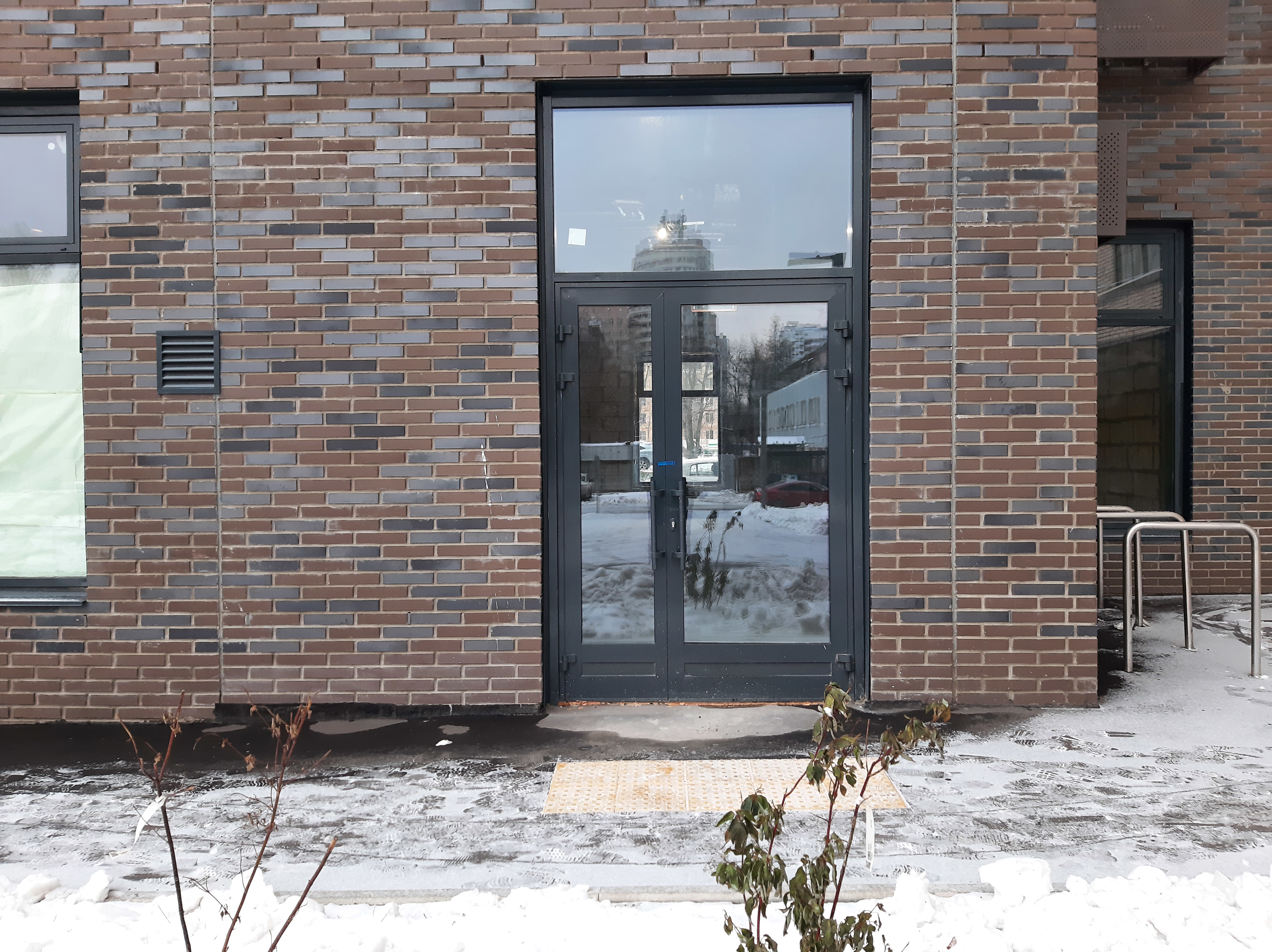 ГП16921986.Нежилое помещение.Входная группа объекта.jpg