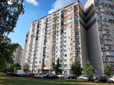 ГП16911925.Квартира.Фасад здания с выделенными окнами реализуемого объекта.jpg