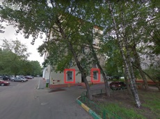 Квартира.Фасад здания с выделенными окнами реализуемого объекта.Российская Федерация, город Москва, внутригородская территория муниципальный округ Соколиная Гора, 5-я улица Соколиной Горы, дом 21, корпус 2 - Этаж _ 1, кв. 2 2_2.jpg