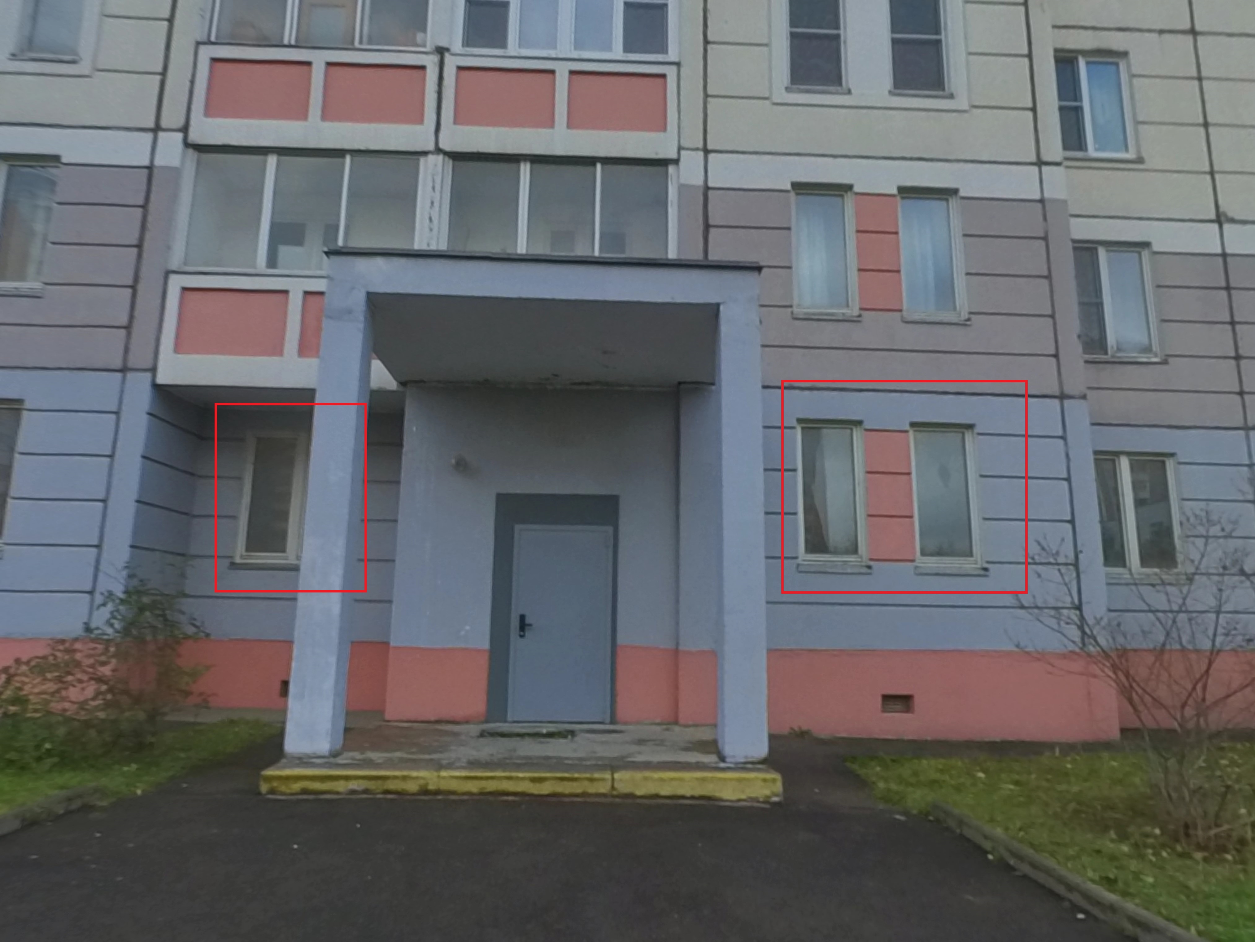 ГП16916472.Нежилое помещение.Фасад здания с выделенными окнами реализуемого объекта_2.jpg