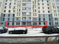 ГП16917492.Нежилое помещение.Фасад здания с выделенными окнами реализуемого объекта.jpg