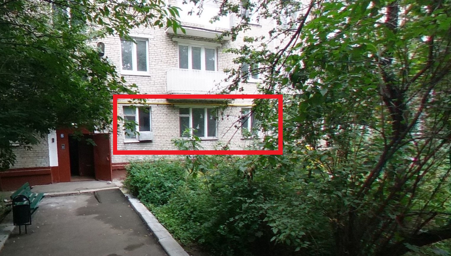 ГП16923435.Квартира.Фасад здания с выделенными окнами реализуемого объекта.jpg