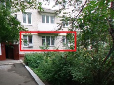 ГП16923435.Квартира.Фасад здания с выделенными окнами реализуемого объекта.jpg