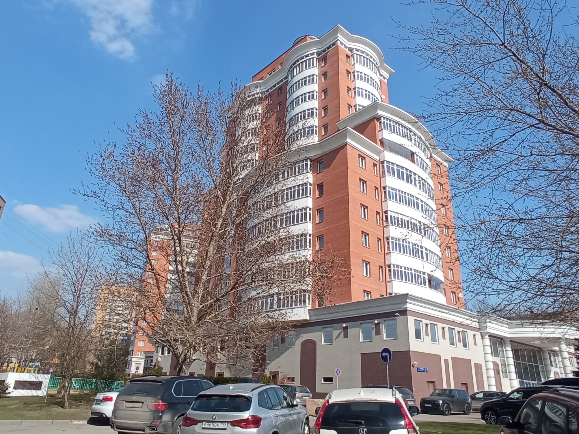 ГП16927216.Нежилое помещение.Общий фасад здания.jpg