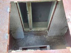 ГП16891801.Нежилое помещение.Фасад здания с выделенными окнами реализуемого объекта.jpg