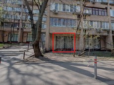 ГП16924322.Нежилое помещение.Фасад здания с выделенными окнами реализуемого объекта.jpg