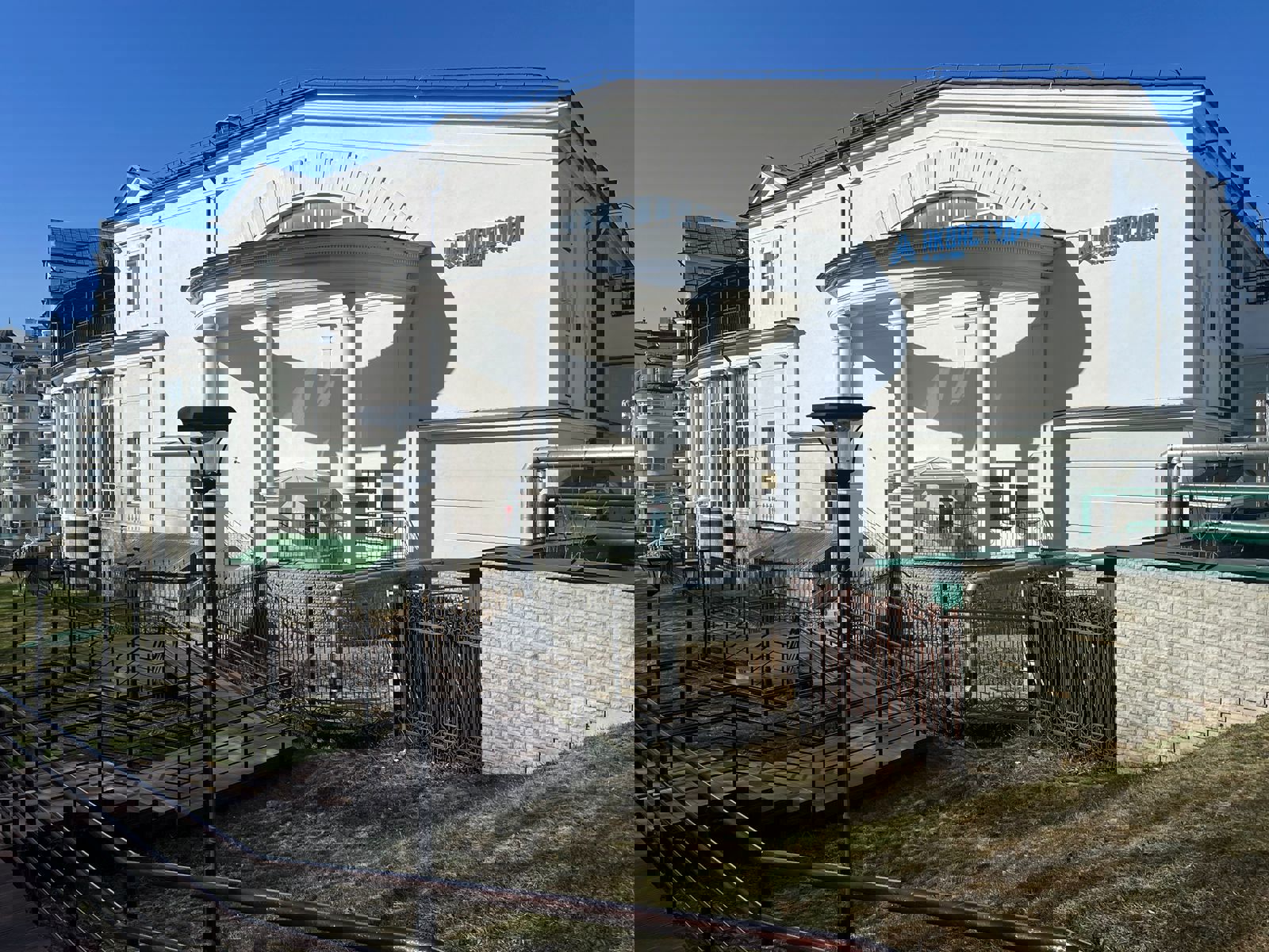 ГП16923350.Нежилое помещение.Общий фасад здания.jpeg