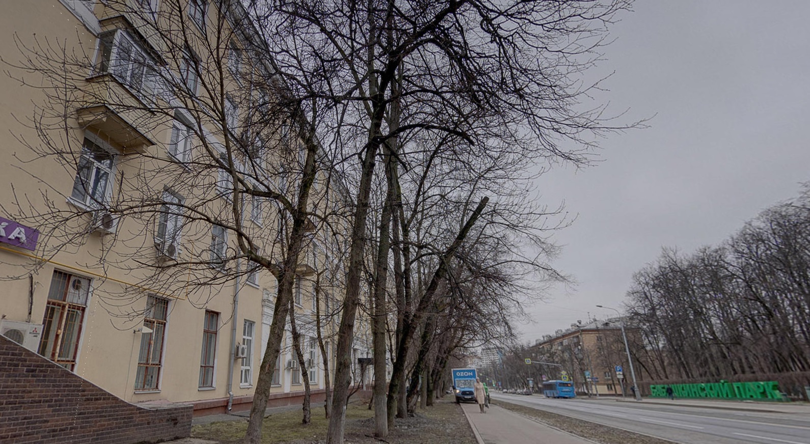 Нежилое помещение.Фасад здания с выделенными окнами реализуемого объекта.г. Москва, ул. Менжинского, Дом 3 - подвал _ 0 подвал _ 0.jpg