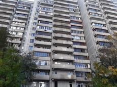 ГП16939255.Квартира.Фасад здания с выделенными окнами реализуемого объекта.jpg