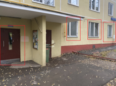 ГП16936751.Нежилое помещение.Фасад здания с выделенными окнами реализуемого объекта.png