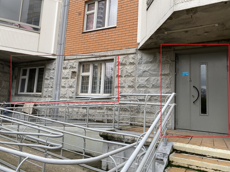 ГП16836786.Нежилое помещение.Фасад здания с выделенными окнами реализуемого объекта.png