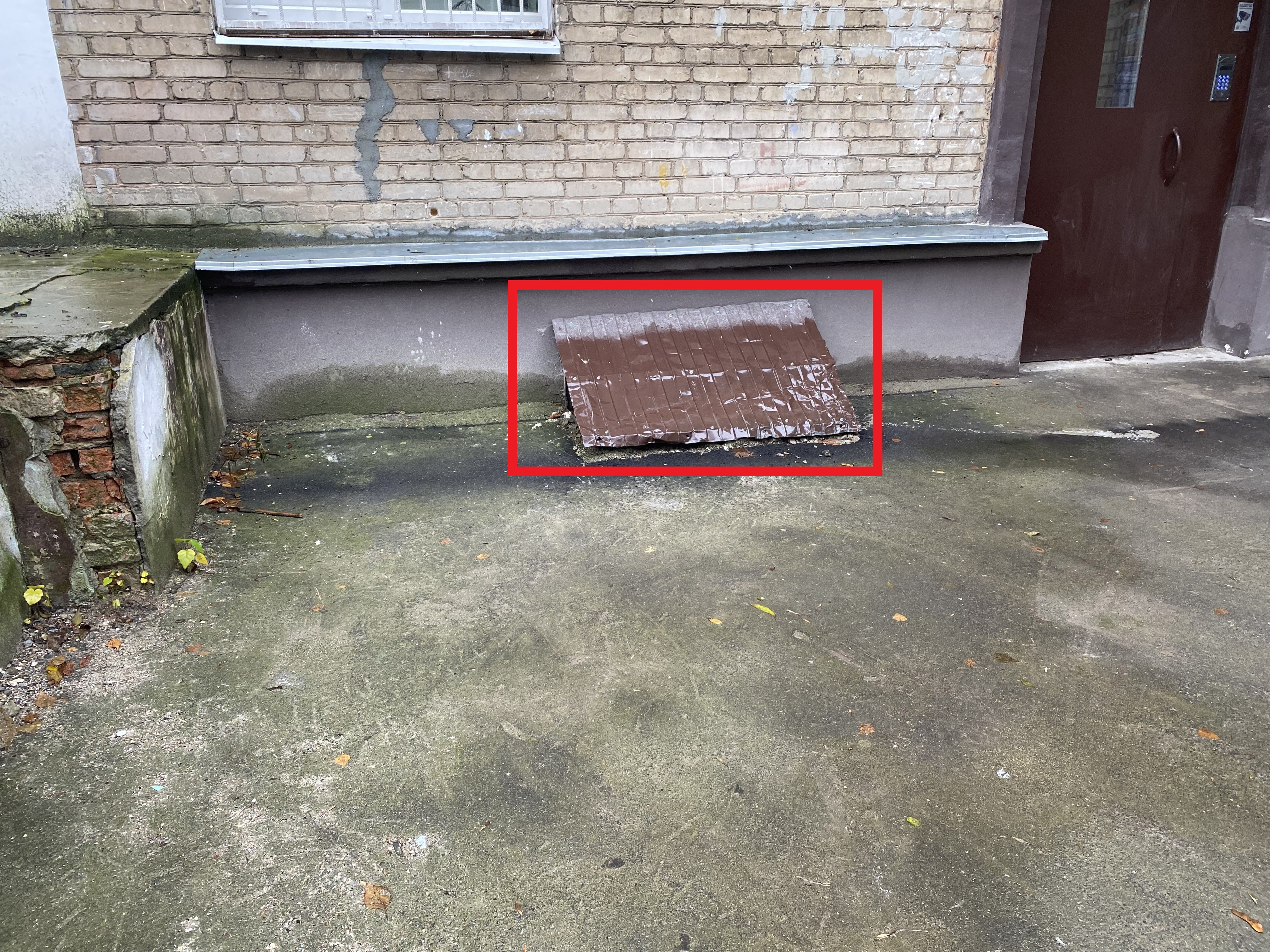 ГП16939948.Нежилое помещение.Фасад здания с выделенными окнами реализуемого объекта_3.jpg