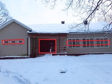 ГП16941190.Нежилое помещение.Фасад здания с выделенными окнами реализуемого объекта.jpg