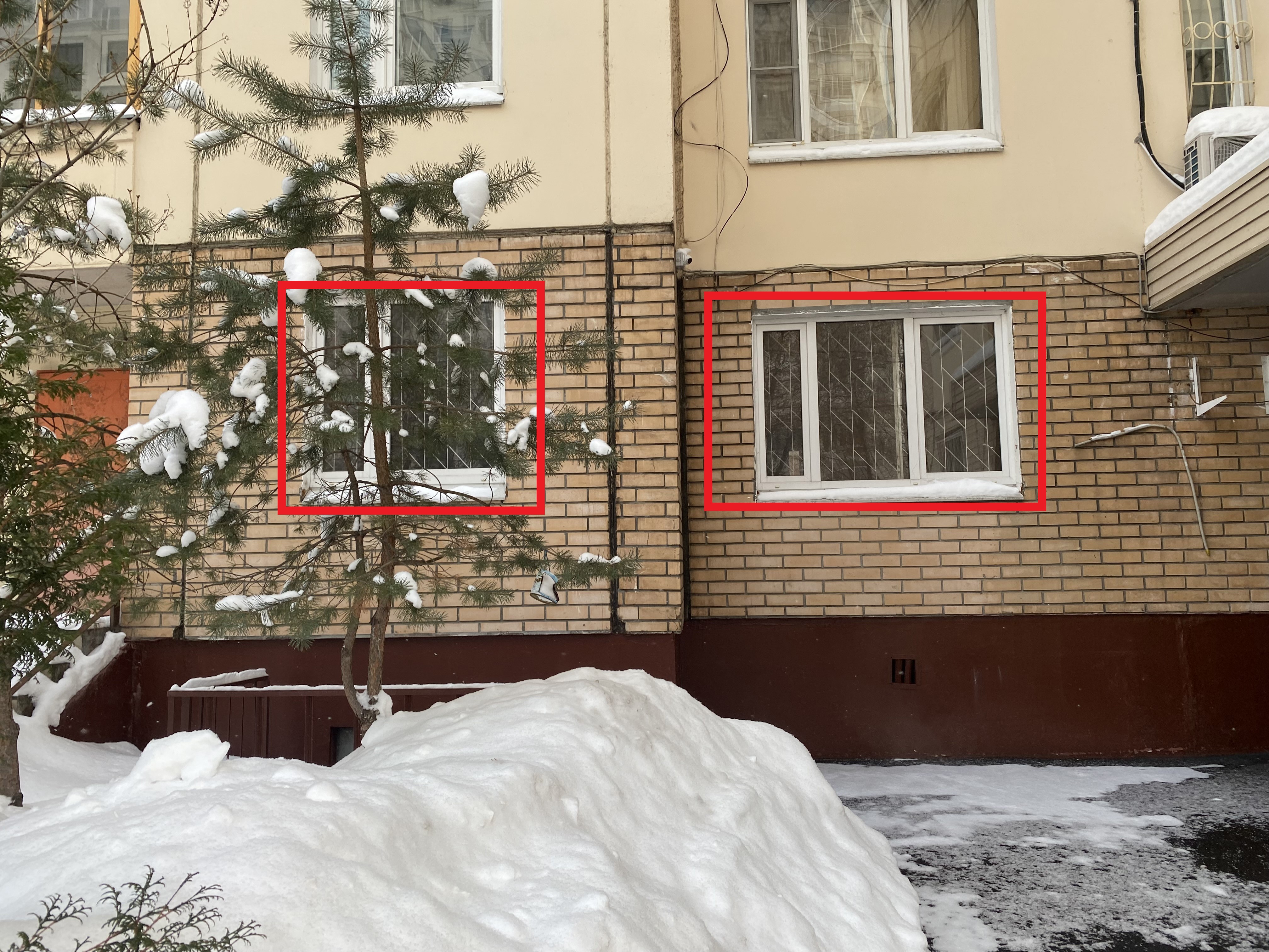 ГП16940553.Нежилое помещение.Фасад здания с выделенными окнами реализуемого объекта_3.jpg