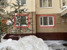 ГП16940553.Нежилое помещение.Фасад здания с выделенными окнами реализуемого объекта_3.jpg