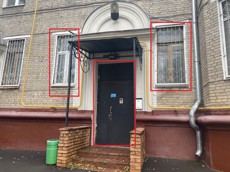 ГП16937362.Нежилое помещение.Фасад здания с выделенными окнами реализуемого объекта_3.jpg