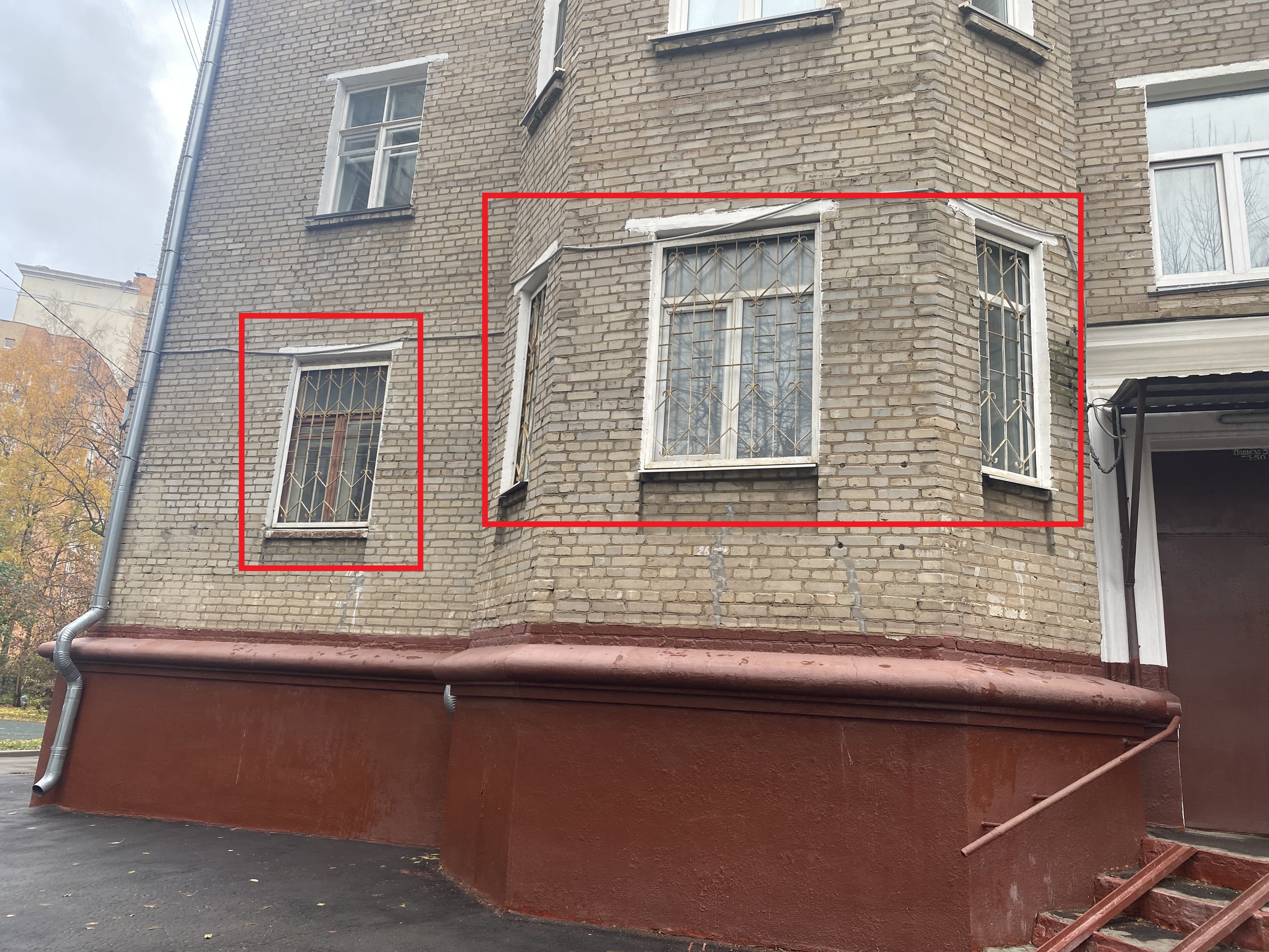 ГП16937362.Нежилое помещение.Фасад здания с выделенными окнами реализуемого объекта.jpg