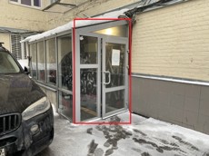 ГП16942979.Нежилое помещение.Фасад здания с выделенными окнами реализуемого объекта.jpg