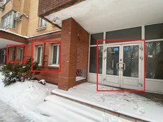 ГП16943005.Нежилое помещение.Фасад здания с выделенными окнами реализуемого объекта.jpg