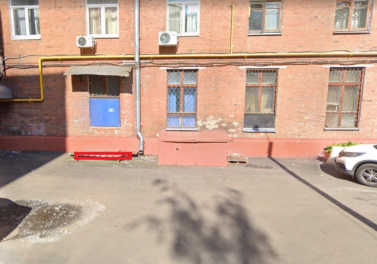 ГП16892196.Нежилое помещение.Фасад здания с выделенными окнами реализуемого объекта.jpg