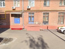 ГП16892196.Нежилое помещение.Фасад здания с выделенными окнами реализуемого объекта.jpg
