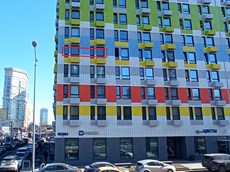ГП16947850.Квартира.Фасад здания с выделенными окнами реализуемого объекта.jpg