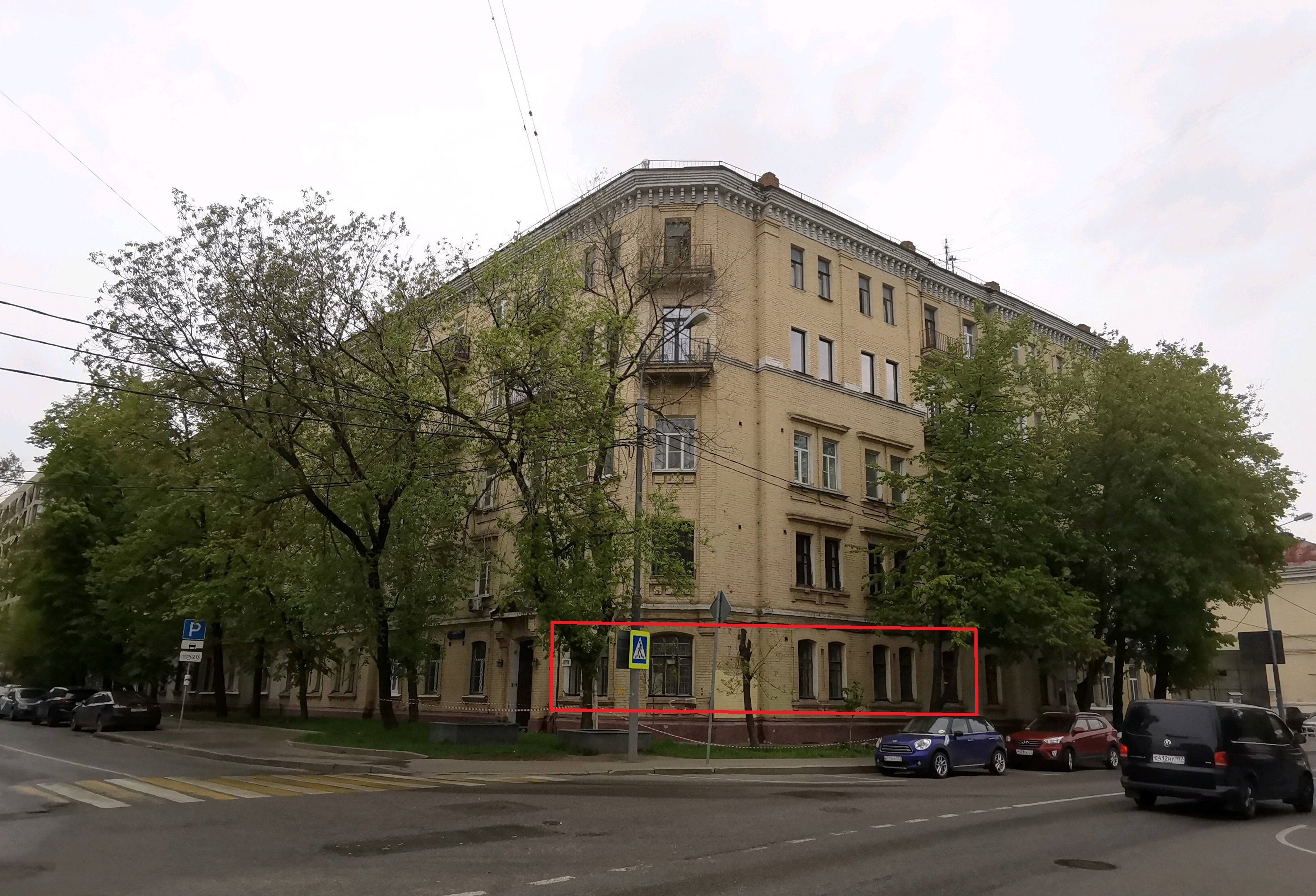 ГП16949251.Квартира.Фасад здания с выделенными окнами реализуемого объекта.jpg
