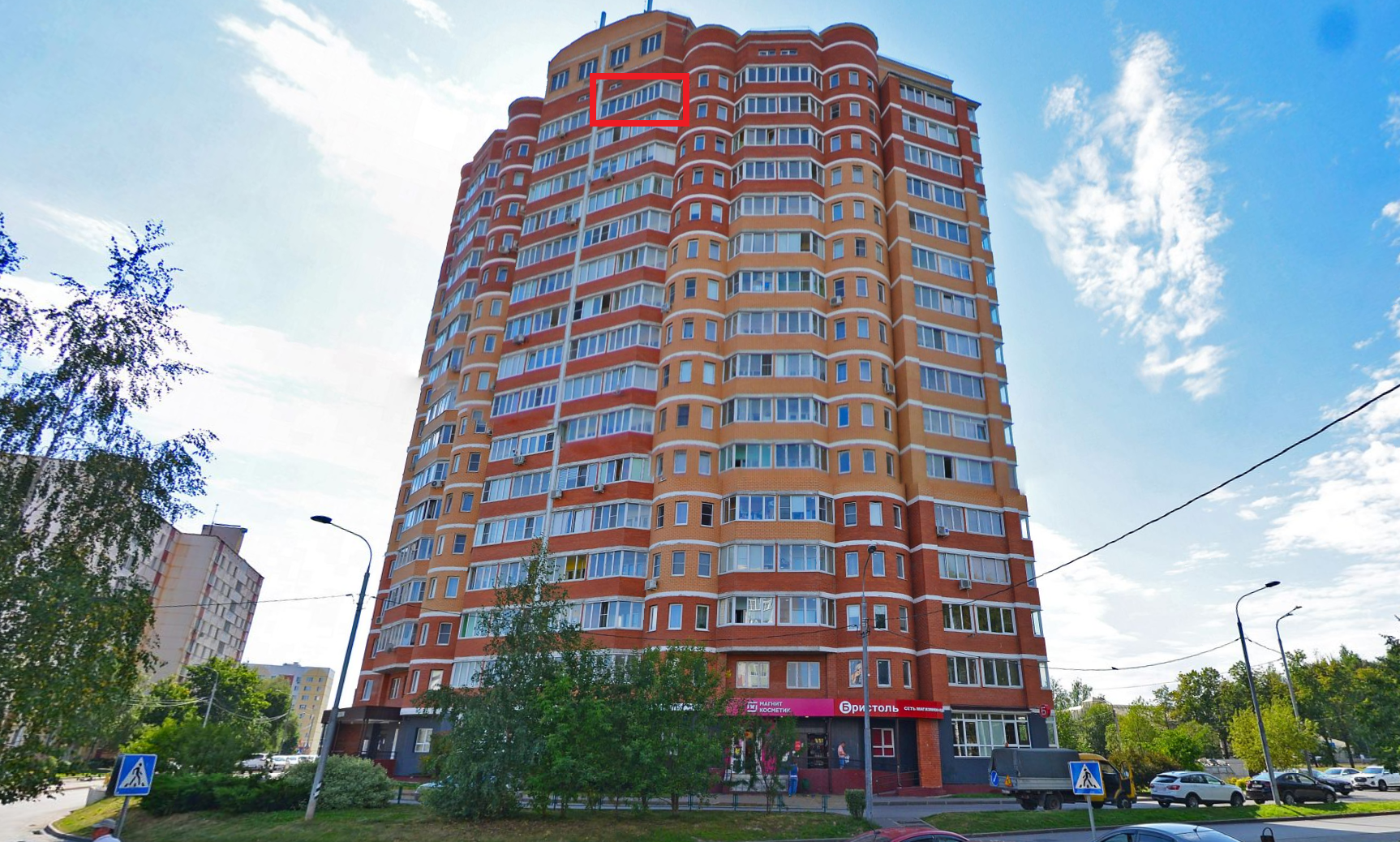 ГП16943159.Квартира.Фасад здания с выделенными окнами реализуемого объекта_2.jpg