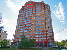ГП16943159.Квартира.Фасад здания с выделенными окнами реализуемого объекта_2.jpg