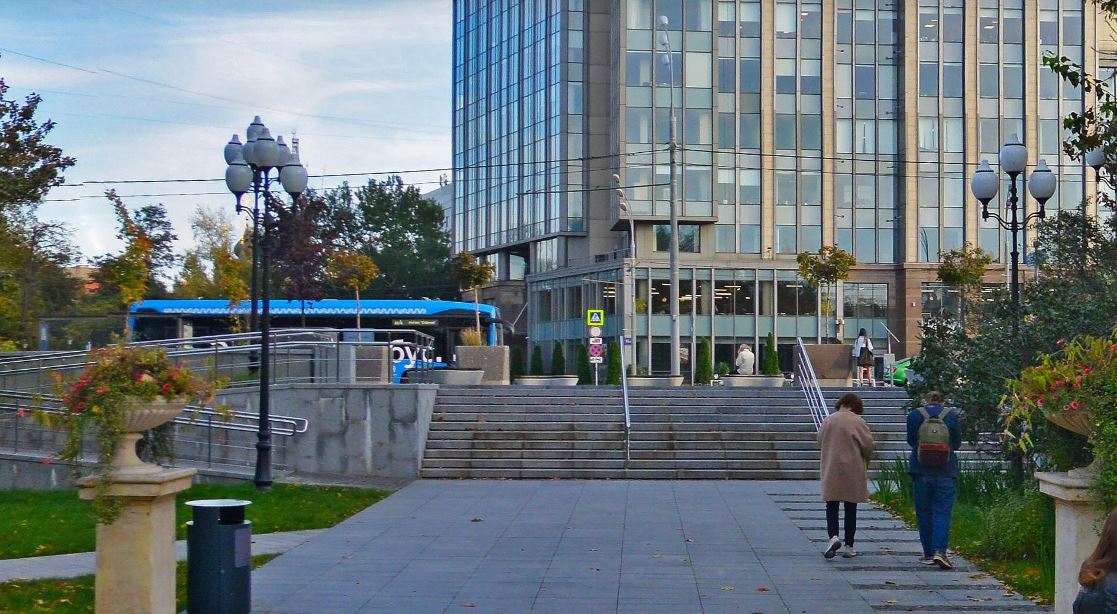 ГП16945504.Здание.Близлежащие дороги или автомагистрали с указанием их наименований.JPG