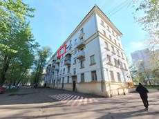 ГП16950246.Квартира.Фасад здания с выделенными окнами реализуемого объекта.jpg