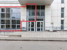 ГП16949328.Нежилое помещение.Фасад здания с выделенными окнами реализуемого объекта.jpg